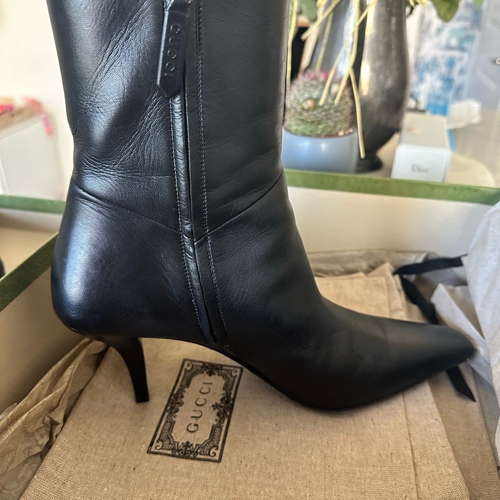 Gucci Side Zipped Pointed Toe Ankle Boots - Picture 2 of 16